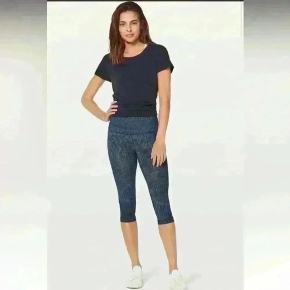 Lululemon Wunder Under Hi-Rise 1/2 Tight *Full-On  Luxtreme 17" - Picture 2 of 7